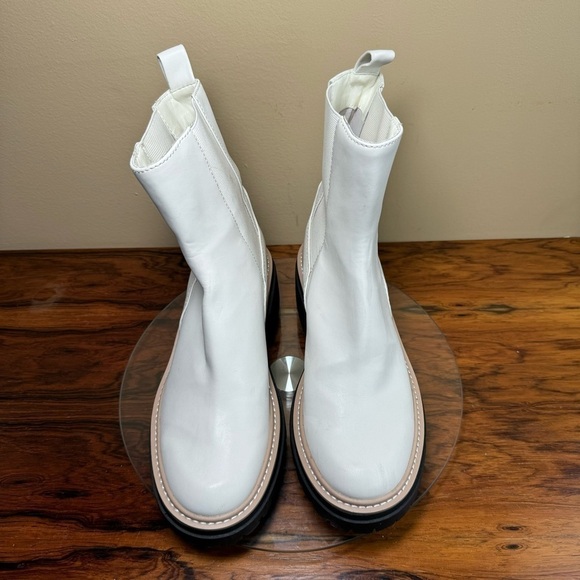 Open Edit Mya Lug Sole Chelsea Boot in white - Picture 4 of 15